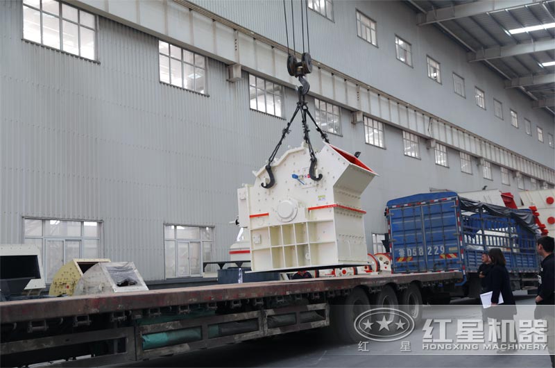 細(xì)碎制沙機(jī)發(fā)貨現(xiàn)場(chǎng) 細(xì)碎制沙機(jī)發(fā)貨現(xiàn)場(chǎng)