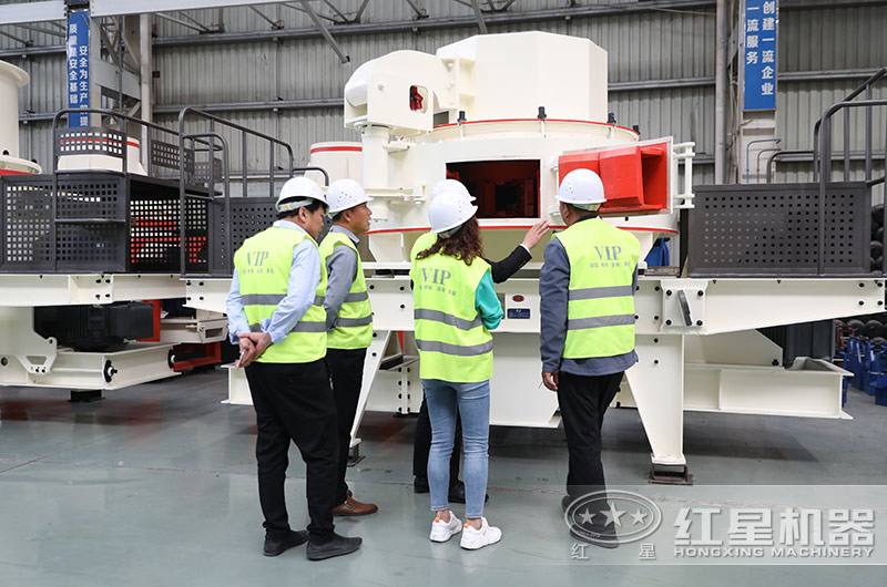 石頭制砂機(jī)投資大嗎？球磨機(jī)和制砂機(jī)哪個(gè)制砂效果好