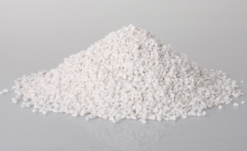 珍珠巖粉碎后有哪些用途？需要哪些設(shè)備？