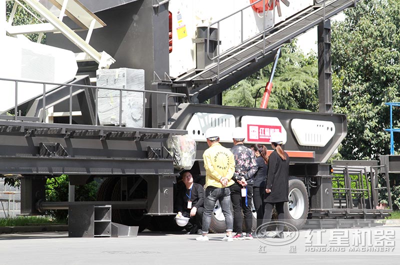 現(xiàn)場(chǎng)實(shí)拍——用戶(hù)來(lái)廠考察設(shè)備