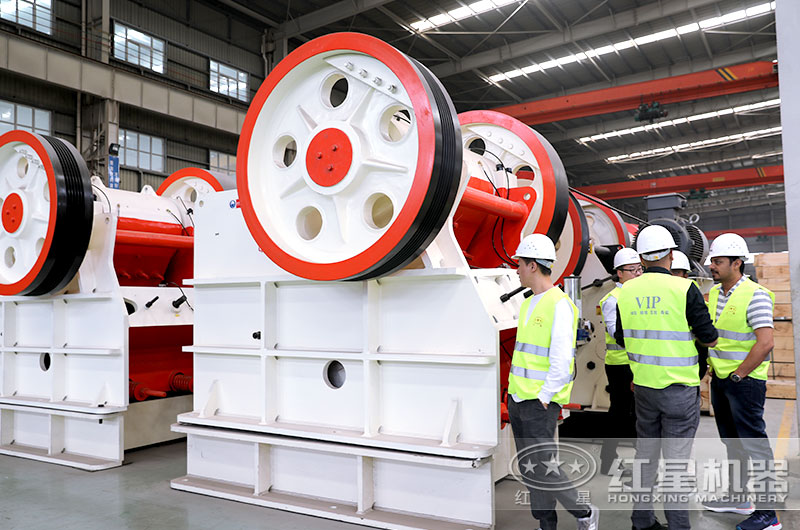 紅星客戶到廠參觀考察設(shè)備，近距離了解設(shè)備性能