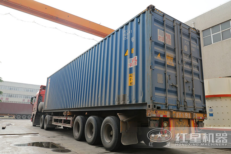 紅星機(jī)器錘式打砂機(jī)價(jià)格實(shí)惠，集裝箱發(fā)貨