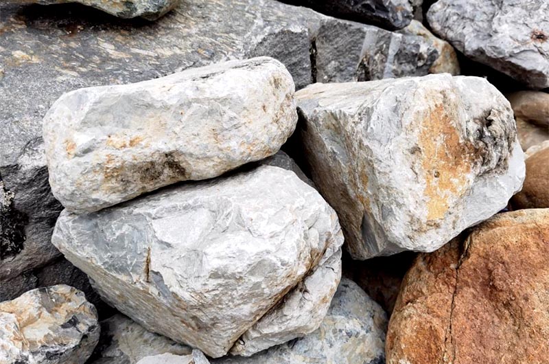 青石硬度較小、制砂難度小