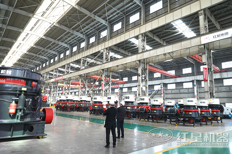 毛石破碎機價格實惠，客戶來紅星考察